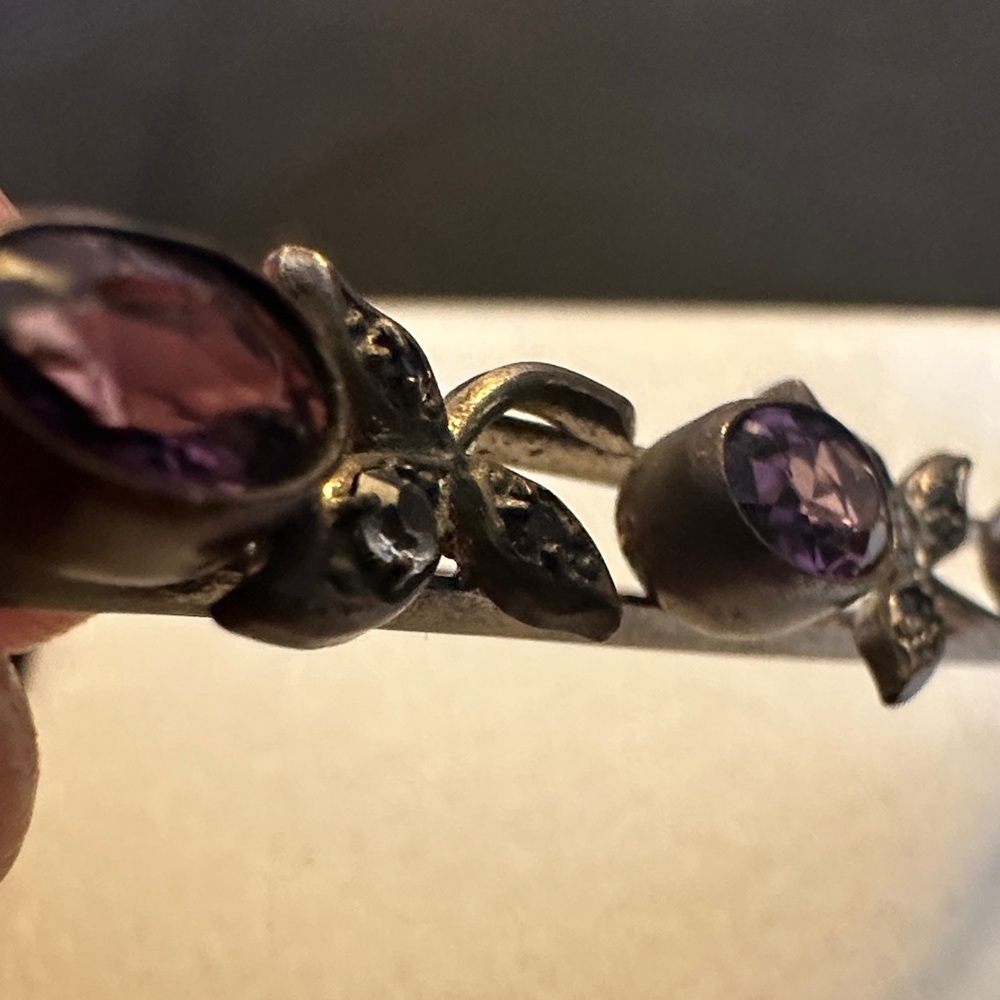 Antique Victorian Amethyst and Gold Tone Floral Bar Brooch - Picture 4 of 8